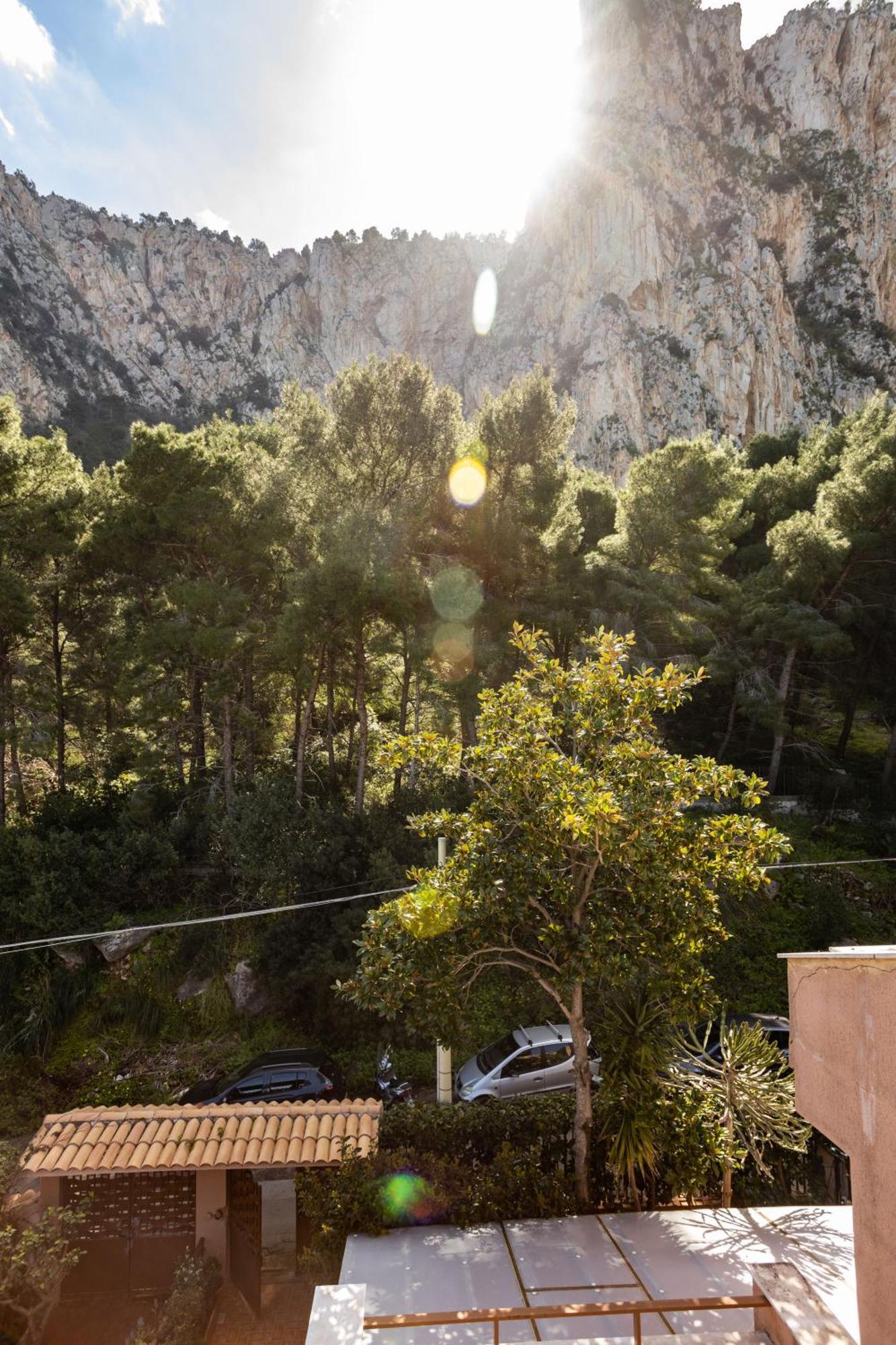 Villa Nel Verde Sul Mare, Mondello, Palermo Bagian luar foto
