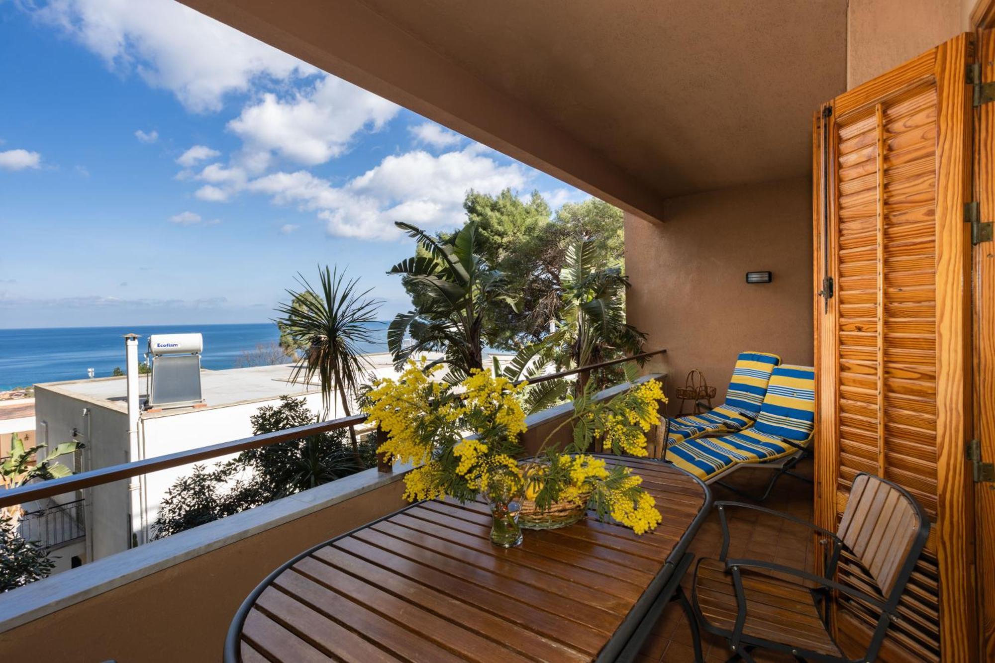 Villa Nel Verde Sul Mare, Mondello, Palermo Bagian luar foto